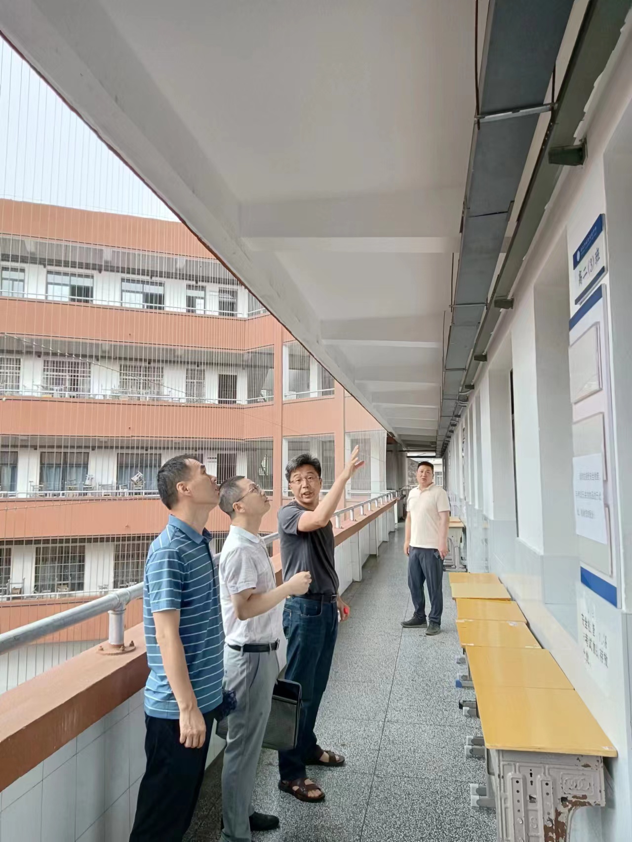潜江市审计局：关注校园安全风险防控体系建设情况