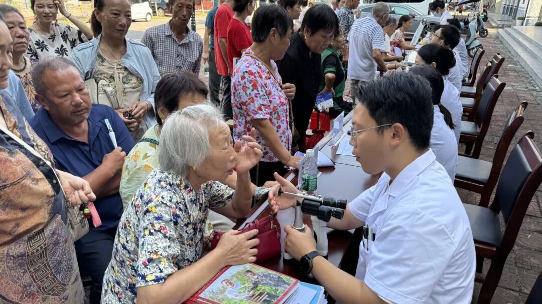 白鹭湖管理区‖义诊服务暖人心 健康关怀“零距离”