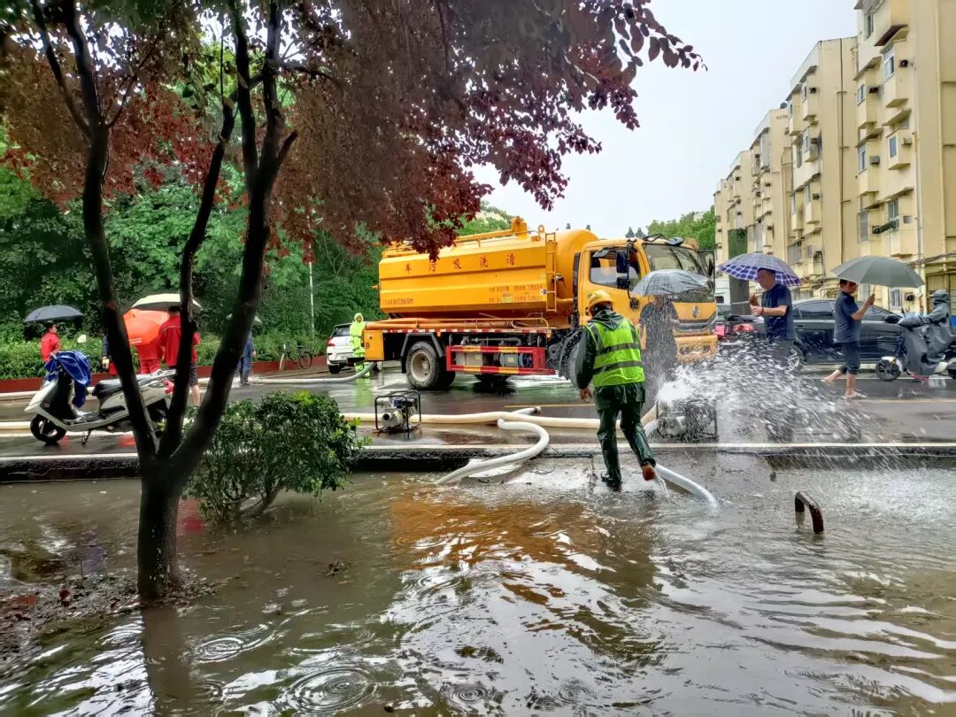 闻“汛”而动 全力以赴！广华寺街道硬核迎战极端暴雨守护群众平安