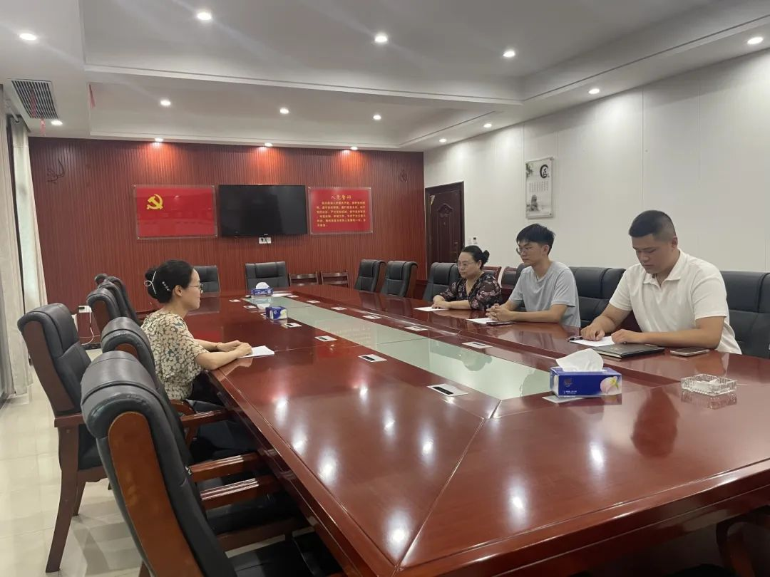 扣好廉洁的“第一粒扣子” | 高石碑镇纪委：对新入职公务员进行廉政谈话