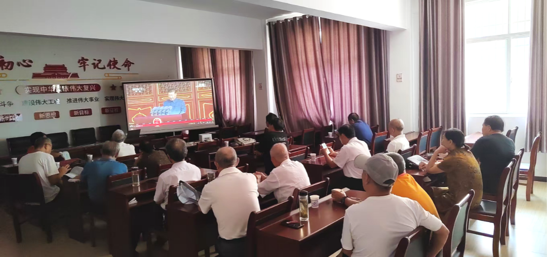 后湖动态 | 干群共观抗战胜利80周年阅兵活动