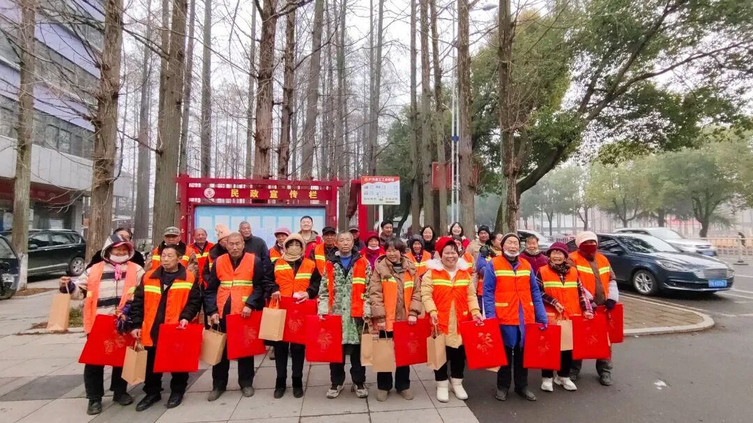 后湖动态 | 工会驿站粥飘香 寒冬关怀不打烊