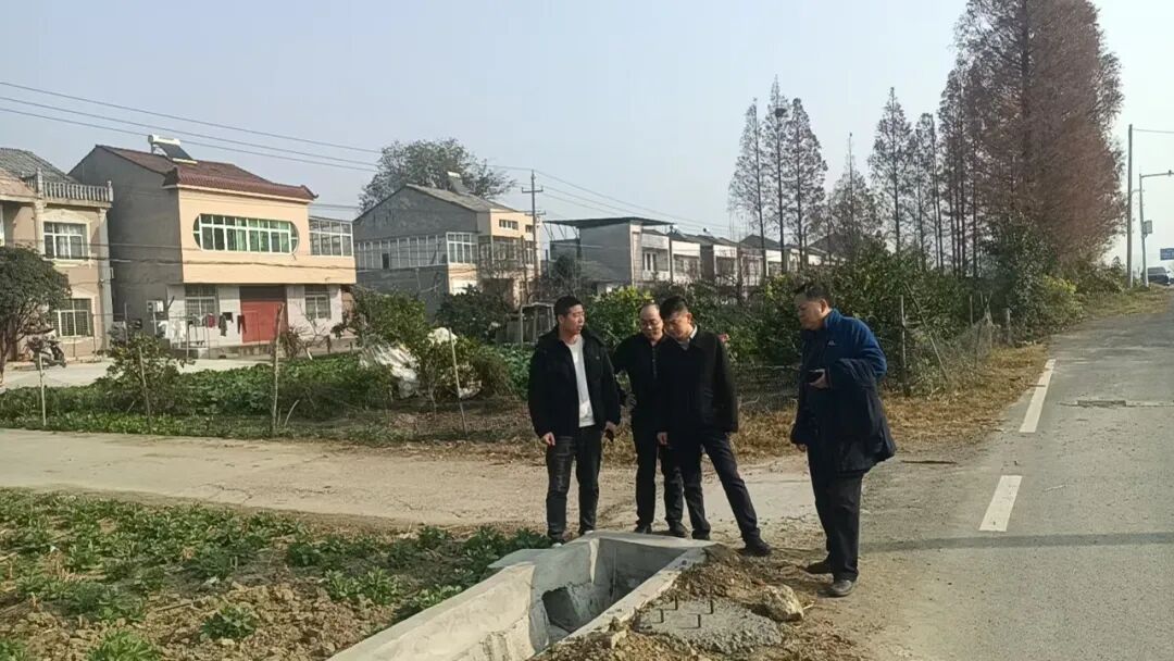 泽口街道督导人居环境整治“六清”攻坚行动