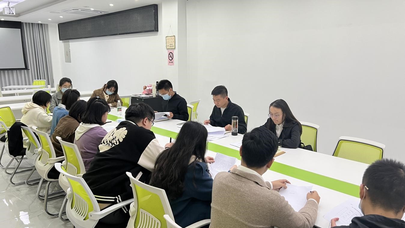 团市委召开专题会议传达学习党的二十大精神