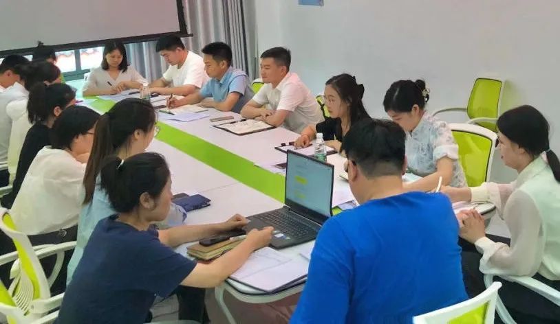 团市委专题学习市委常委会会议暨九届市委深改委第五次会议精神