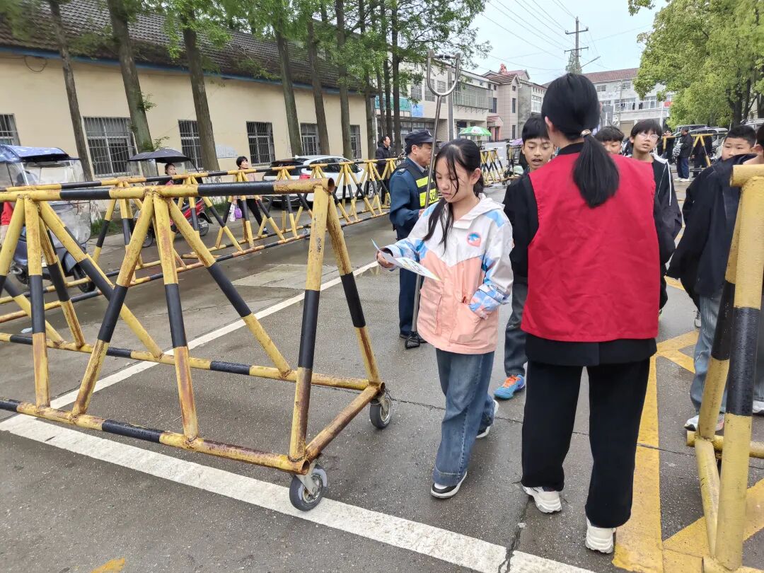 王场镇开展全民国家安全教育日普法宣传活动