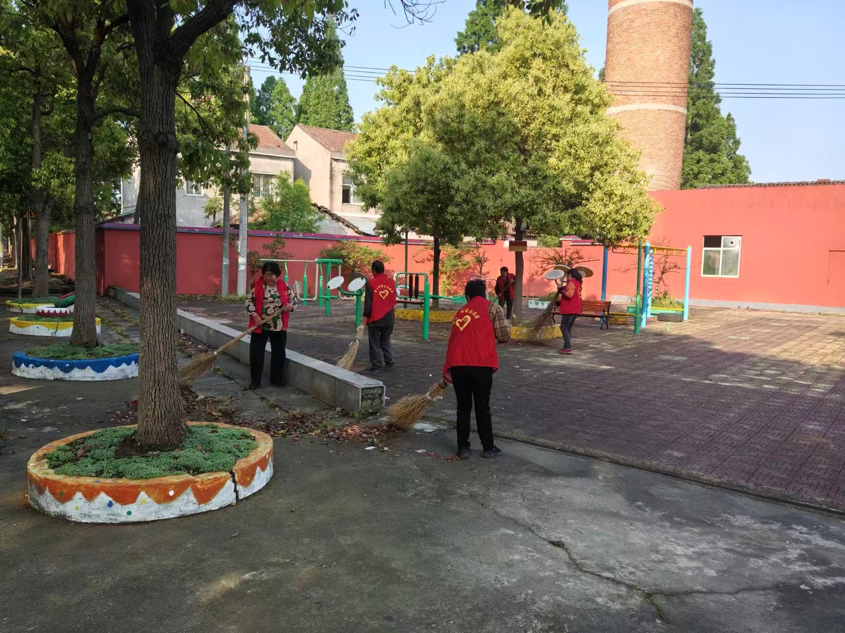 熊口管理区：整治人居环境 洁净喜迎五一