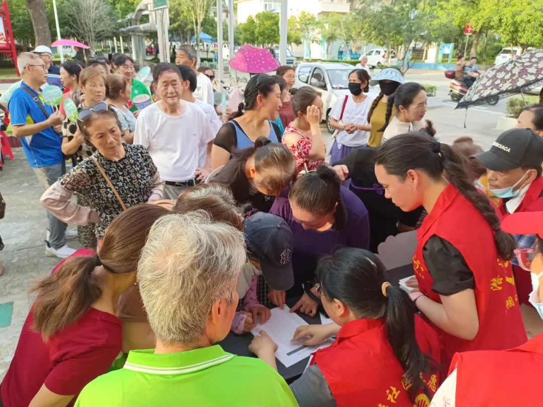 开展"美好生活听您说"公众开放日活动 _ 工作动态 _ 潜江市人民政府