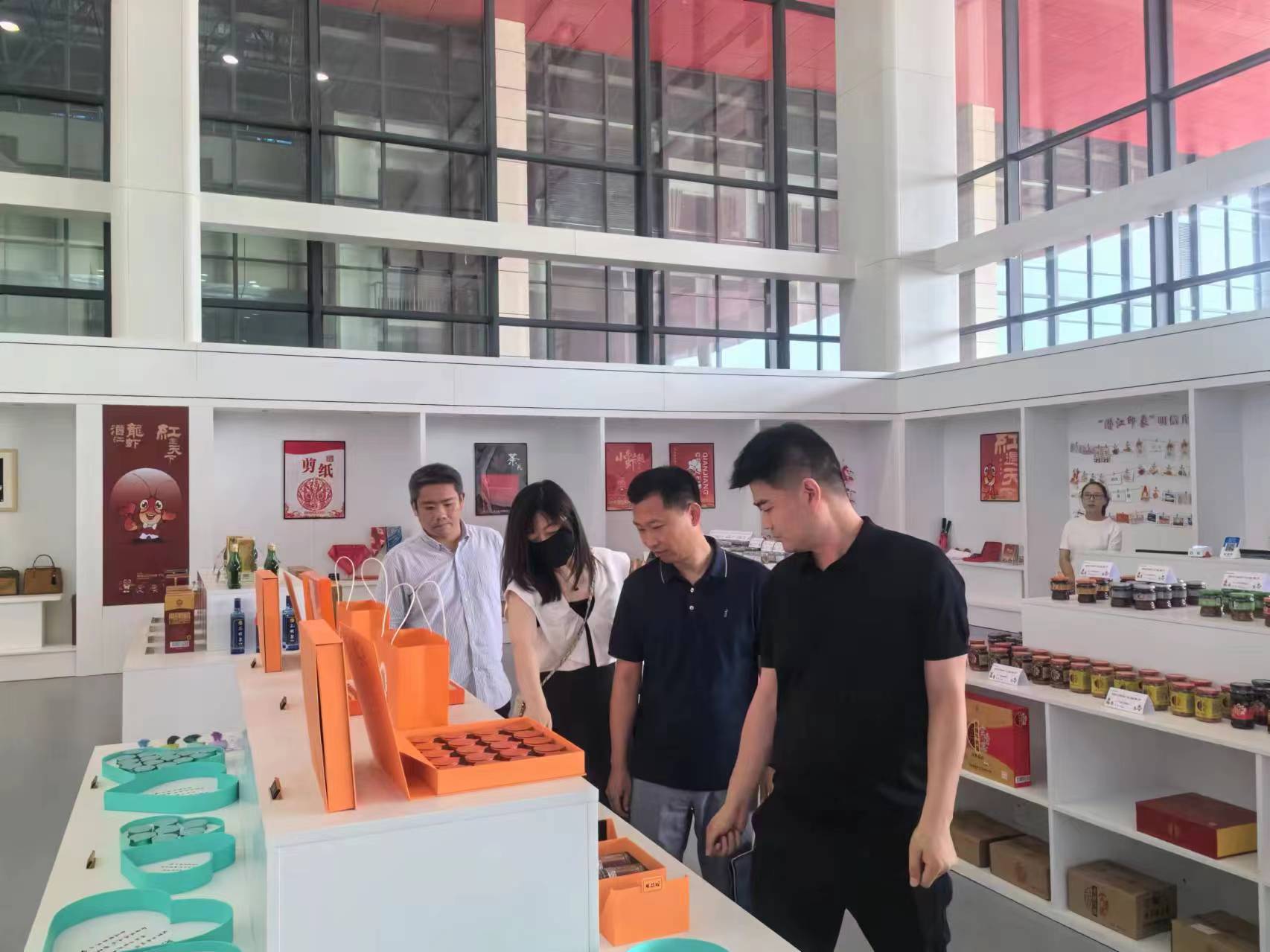 潜江审计：关注龙虾产业项目 助推“虾十条”政策落实