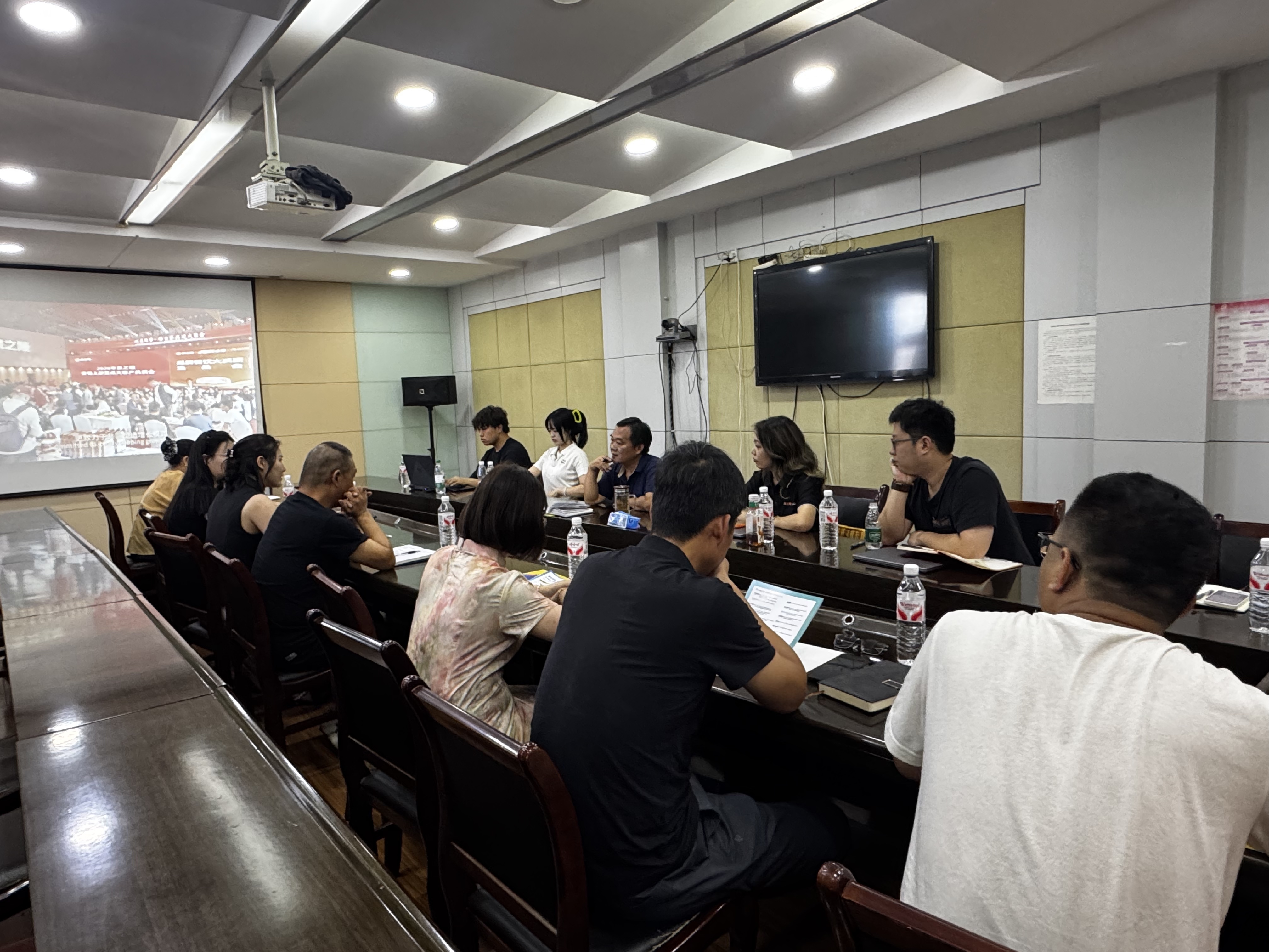 共商新机遇 “潜江龙虾出海拓市”专题推介会顺利举办.jpeg