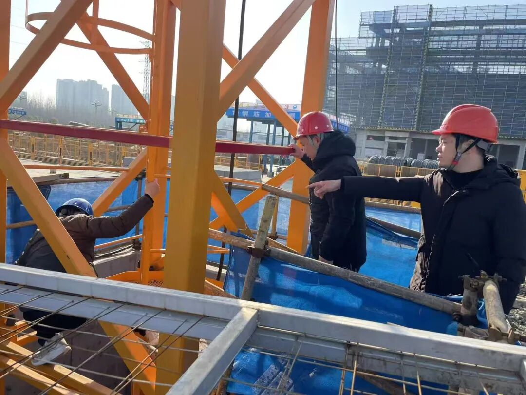 市住新局：开展起重设备专项检查，筑牢建筑施工安全屏障