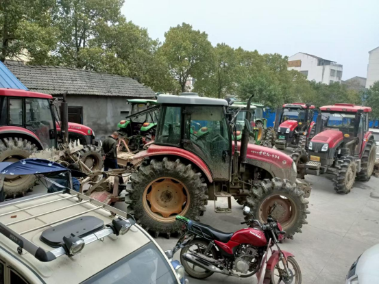渔洋镇开展农机年检工作，为春耕备耕农机安全生产保驾护航