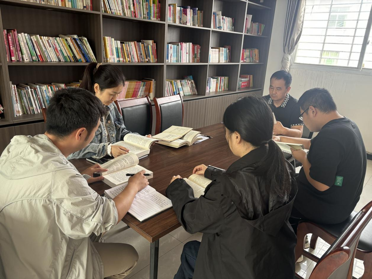 周矶街道掀起学习《习近平谈治国理政》第五卷热潮 推动党的创新理论在基层落地生根