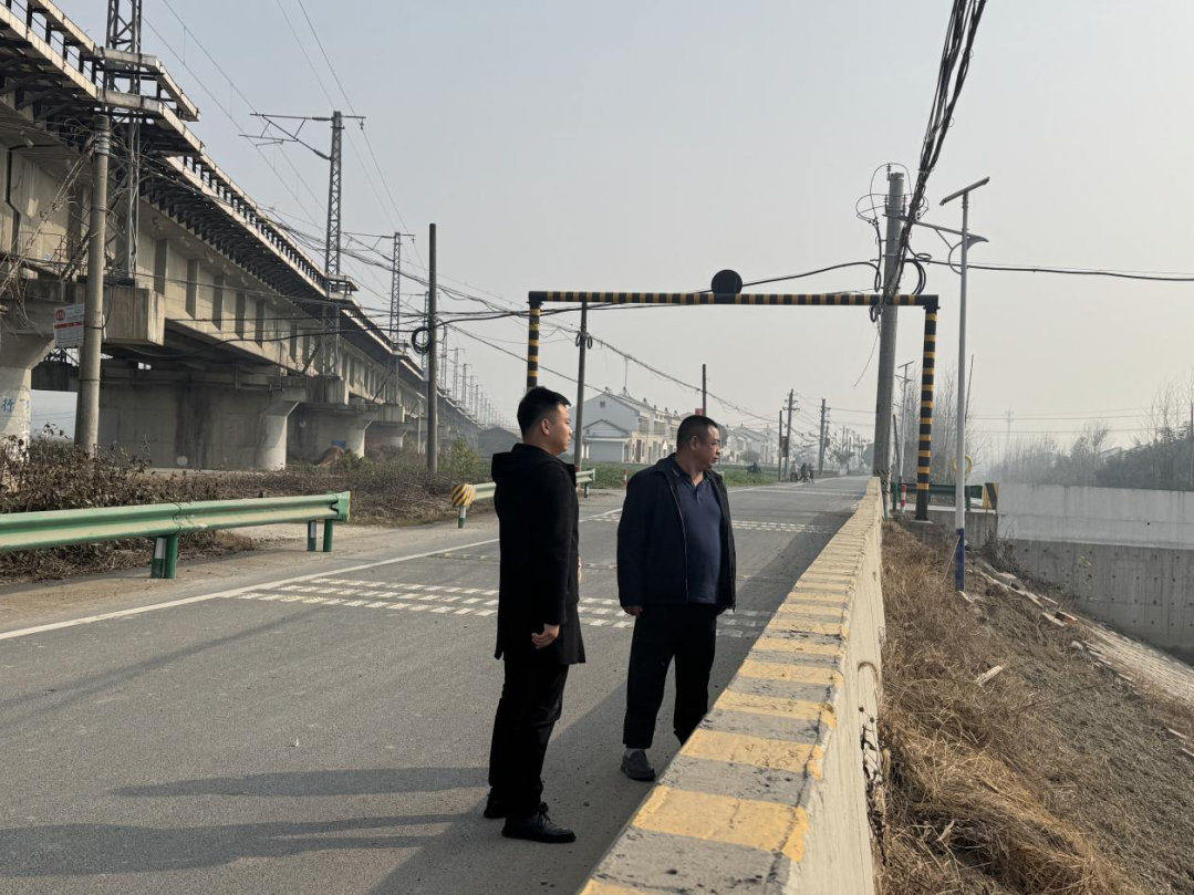 周矶街道筑牢铁路安全防线