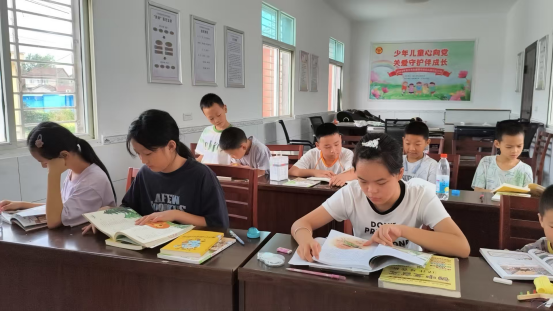 张金镇：书香伴成长，温情暖暑期